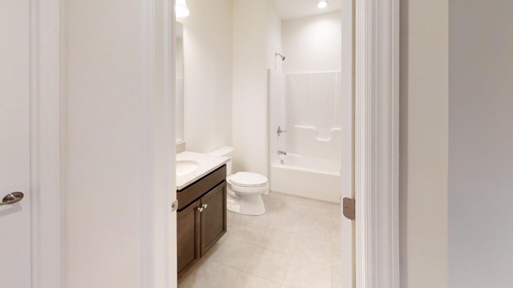 Arabian Meadows Portico Plus Scarmazzi Homes Bathroom2