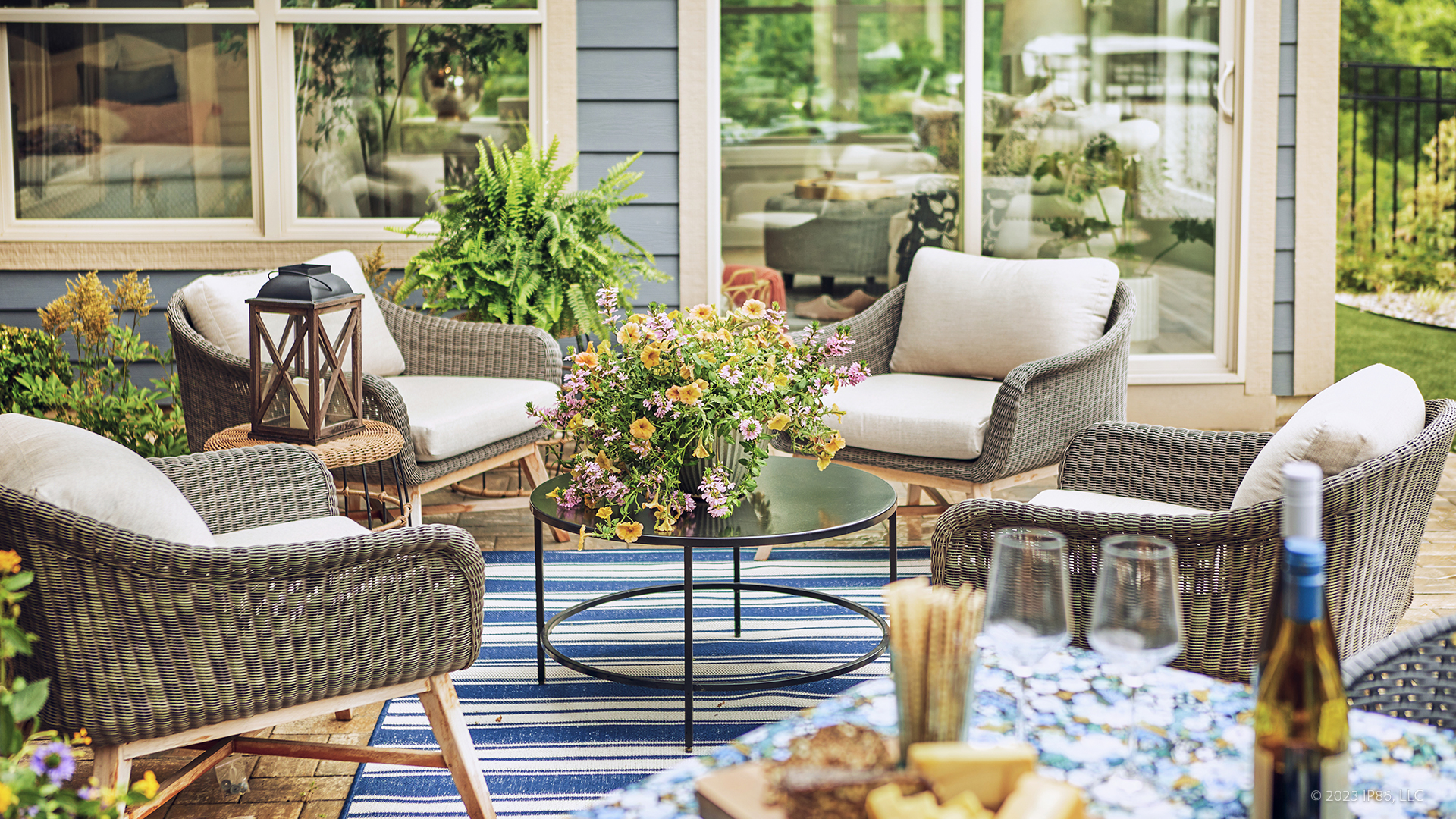 Summer | Courtyard