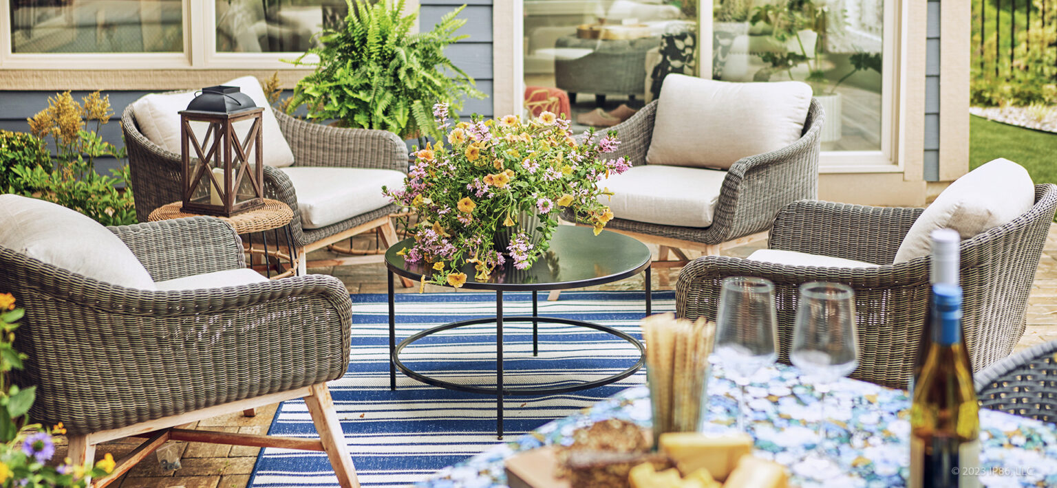 Summer | Courtyard
