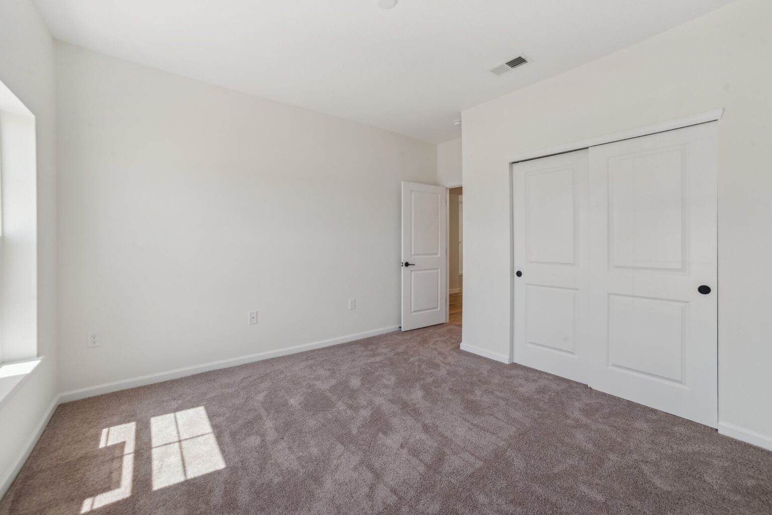 3 Web Or Mls 1030 Man Owar Court