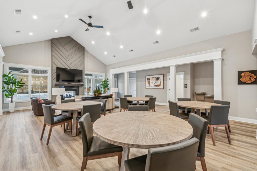 12 Web Or Mls 3000 August Court Clubhouse