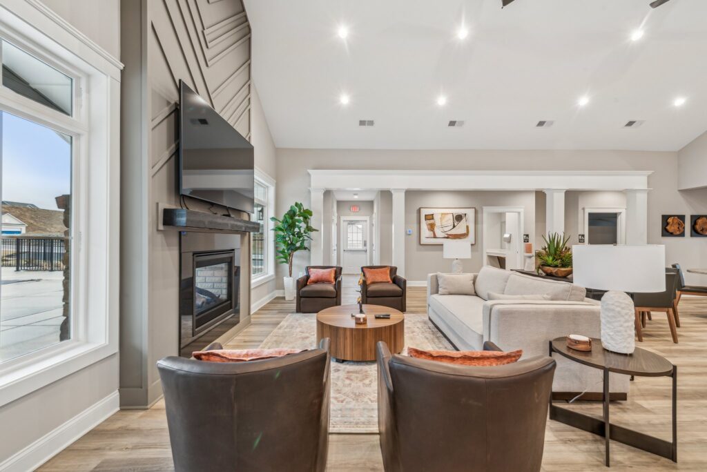 16 Web Or Mls 3000 August Court Clubhouse