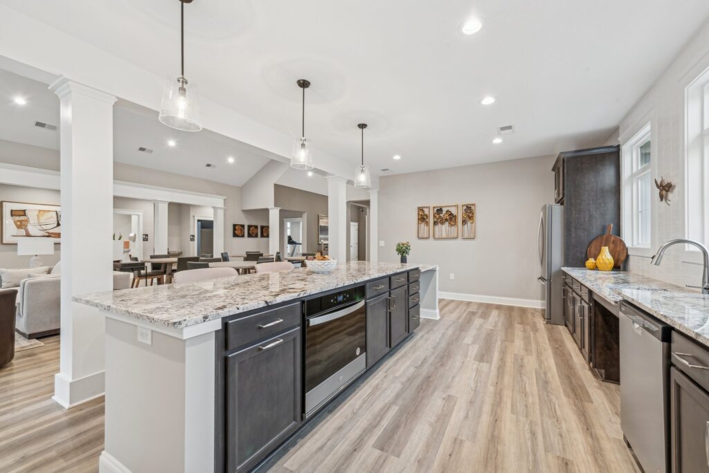 20 Web Or Mls 3000 August Court Clubhouse
