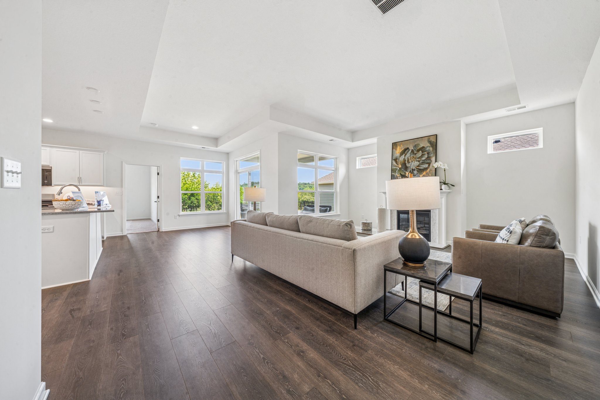 4 Web Or Mls 4282 Hawthorn Dr 152